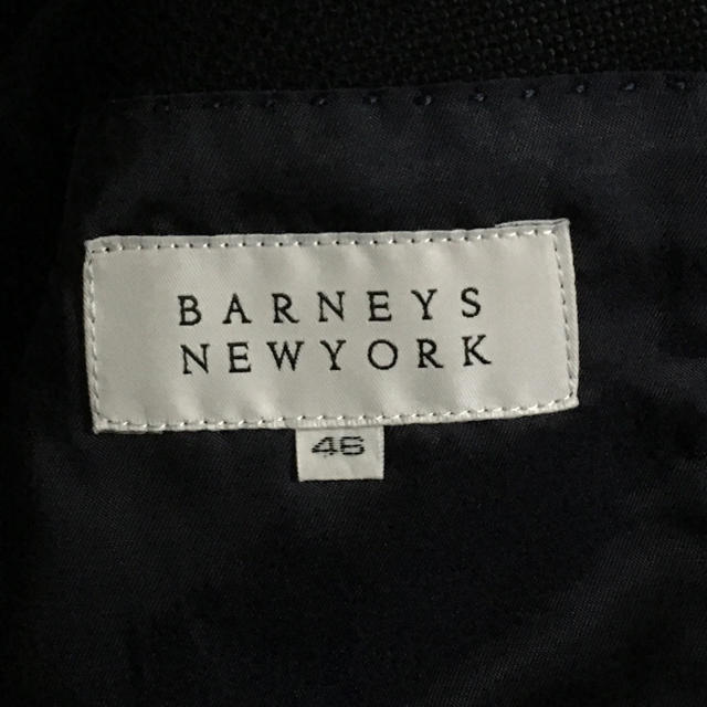 BARNEYS NEW YORK(バーニーズニューヨーク)のしげ様　バーニーズニューヨーク ネイビーブレザー サイズ46 オールシーズン メンズのジャケット/アウター(テーラードジャケット)の商品写真