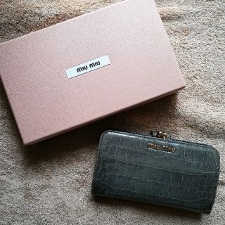 ミュウミュウ(miumiu)のmiumiu がま口長財布(財布)