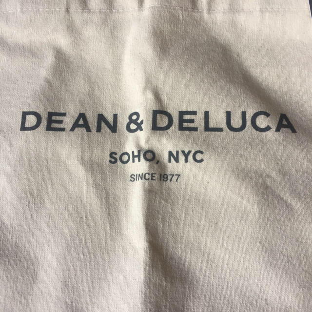 DEAN & DELUCA(ディーンアンドデルーカ)のDEAN&DELUCA NY限定バッグ 新品タグ付き レディースのバッグ(トートバッグ)の商品写真