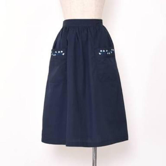 POU DOU DOU(プードゥドゥ)のpou dou dou 刺繍ポケットギャザースカート レディースのスカート(ひざ丈スカート)の商品写真