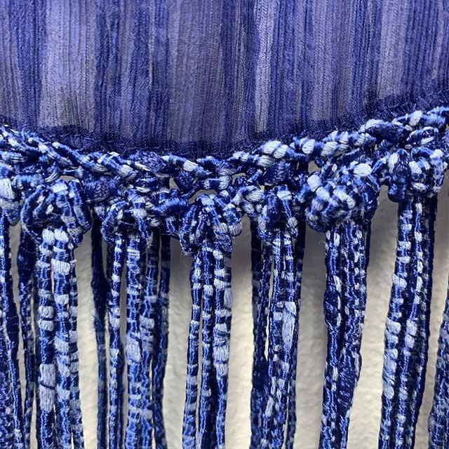 スペインニットブランドとてもきれいな青ショール青糸フリンジ付70%オフ レディースのファッション小物(マフラー/ショール)の商品写真