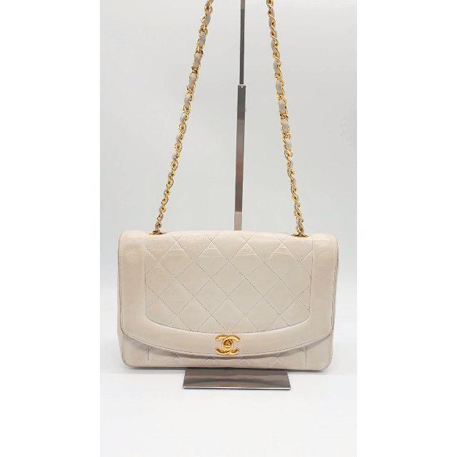 値引きする CHANEL - 白 チェーンショルダーバック ラム マトラッセ