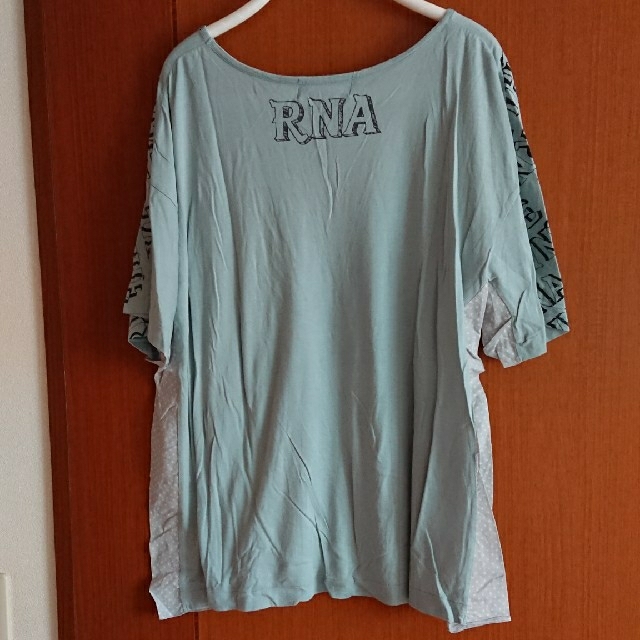 RNA(アールエヌエー)のRNA、Tシャツ レディースのトップス(Tシャツ(半袖/袖なし))の商品写真