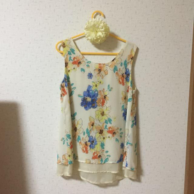 mysty woman(ミスティウーマン)の花柄トップス レディースのトップス(カットソー(半袖/袖なし))の商品写真