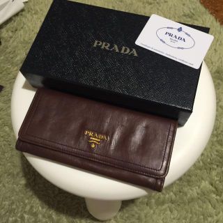 プラダ(PRADA)のPRADA★長財布 新品同様 ブラウン(財布)