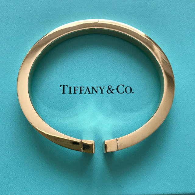 Tiffany & Co.(ティファニー)のティファニー Tスクエアブレスレット レディースのアクセサリー(ブレスレット/バングル)の商品写真