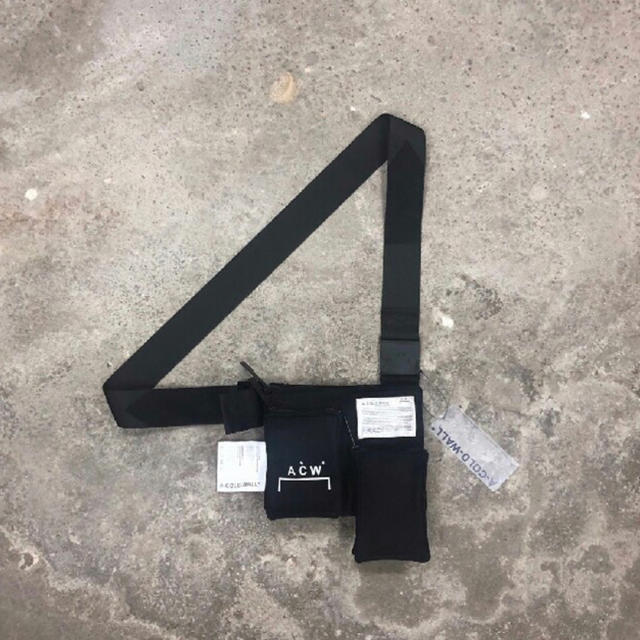 OFF-WHITE(オフホワイト)のKK様専用 新品 A-COLD-WALL ショルダーバッグ メンズのバッグ(ボディーバッグ)の商品写真