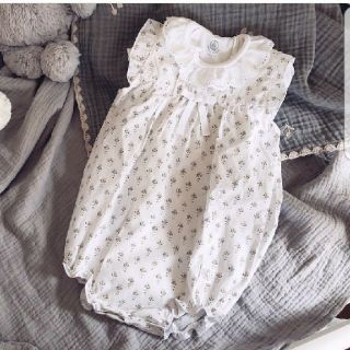 プチバトー(PETIT BATEAU)の定価7,020円 プチバトー ラメ プリント ロンパース(ロンパース)