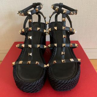 ヴァレンティノ(VALENTINO)のヴァレンティノ  ウェッジサンダル(サンダル)