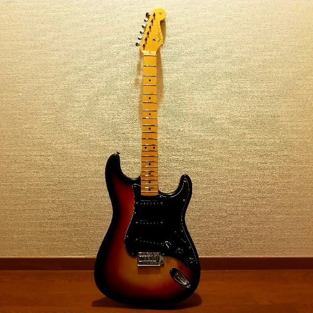 fender japan エレキギター　ストラトキャスター