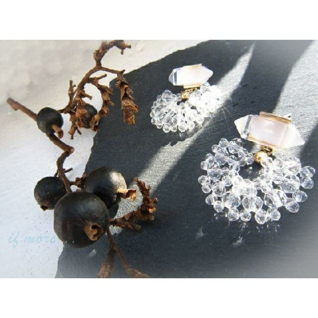 Ameri VINTAGE(アメリヴィンテージ)の🐳Summer sale　milk stone☽ミルクカラーのストーンピアス ハンドメイドのアクセサリー(ピアス)の商品写真