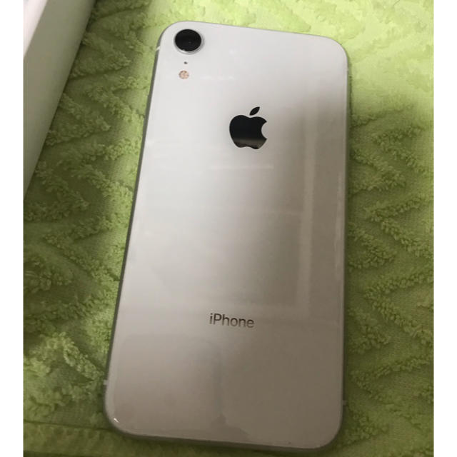 iphone xr white simフリー　アイフォーンXR 64GBホワイト