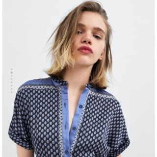 ザラ(ZARA)の専用新品タグ付き スカーフ柄 ブルー ワンピース(ロングワンピース/マキシワンピース)