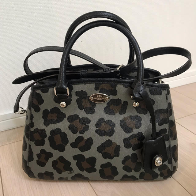 COACH(コーチ)のレオパード 2way バッグ レディースのバッグ(ハンドバッグ)の商品写真