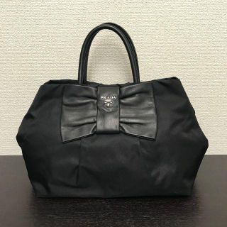 プラダ(PRADA)のプラダ　ハンドバッグ　黒　リボンモチーフ　美品！(ハンドバッグ)