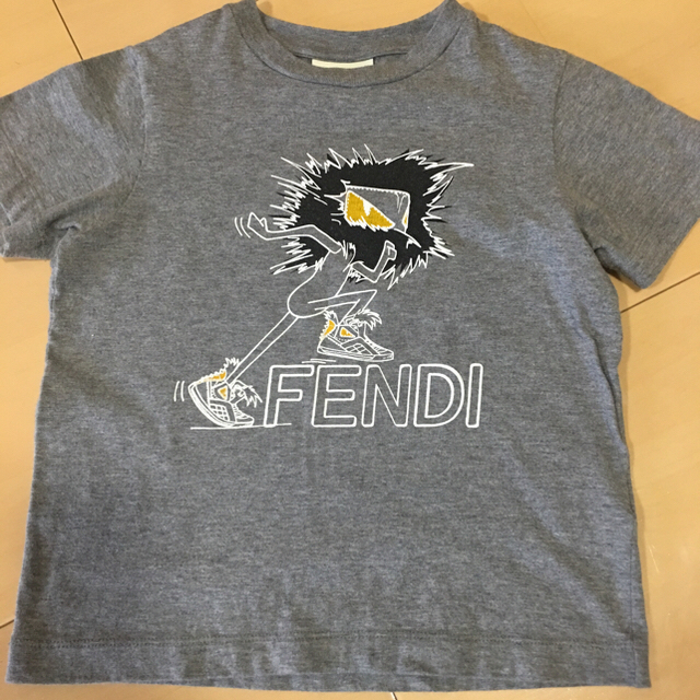 FENDI(フェンディ)の⭐︎FENDI⭐︎6A Tシャツ&Sデニム 2点セット キッズ/ベビー/マタニティのキッズ服男の子用(90cm~)(Tシャツ/カットソー)の商品写真