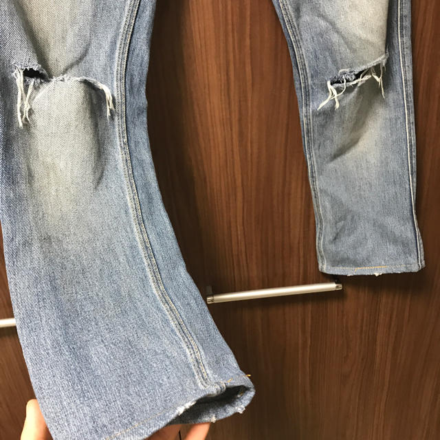 ACNE(アクネ)の（売り切り価格）ACNE straight damage denim メンズのパンツ(デニム/ジーンズ)の商品写真