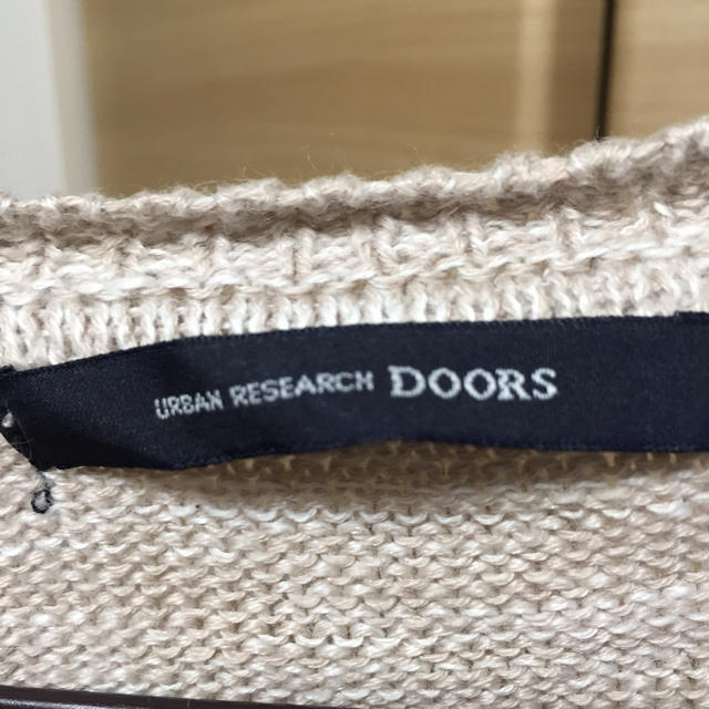 URBAN RESEARCH DOORS(アーバンリサーチドアーズ)のDOORS ベージュ綿ニット メンズのトップス(Tシャツ/カットソー(七分/長袖))の商品写真