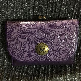 アナスイ(ANNA SUI)のアナスイ  ウエスタン調  牛革型押し 二つ折り ガマ口 財布  パープル(財布)