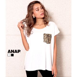 アナップ(ANAP)のANAP パイソンポケットTシャツ 新品タグ付き(Tシャツ(半袖/袖なし))