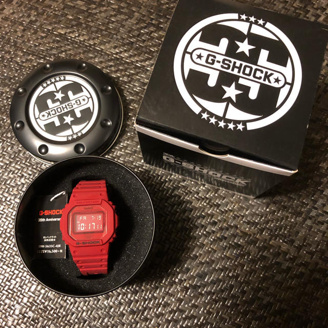 G-SHOCK(ジーショック)の新品未使用 G-SHOCK DW-5635C-4 メンズの時計(腕時計(デジタル))の商品写真
