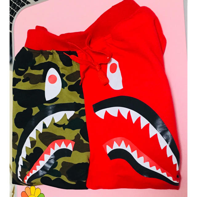 A BATHING APE(アベイシングエイプ)のbape SHARK SWEAT SHORTS パンツ メンズのパンツ(ショートパンツ)の商品写真