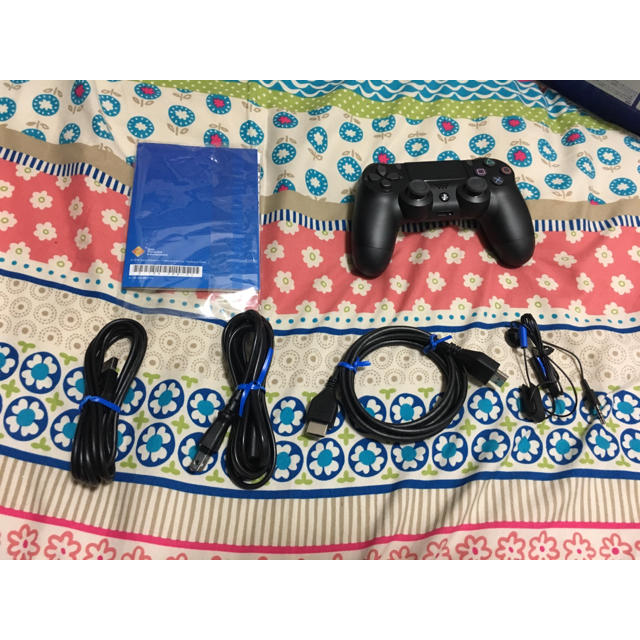 PlayStation4(プレイステーション4)のタベさん専用 PS4 CUH 2200 本体 プレイステーション4本体 美品 エンタメ/ホビーのゲームソフト/ゲーム機本体(家庭用ゲーム機本体)の商品写真