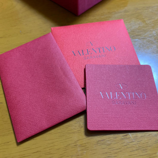 VALENTINO(ヴァレンティノ)のVALENTINO スタッズブレスレットjessica様専用 レディースのアクセサリー(ブレスレット/バングル)の商品写真