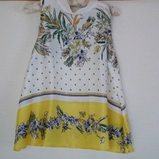 ザラ(ZARA)のZARAスカーフ柄花柄トップスMサイズザラシャツブラウス(シャツ/ブラウス(半袖/袖なし))