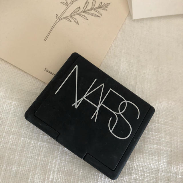NARS(ナーズ)のNARS ブラッシュ MADLY コスメ/美容のベースメイク/化粧品(チーク)の商品写真