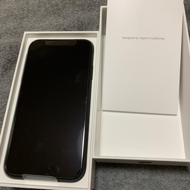 iPhoneXR 64GBスマートフォン本体