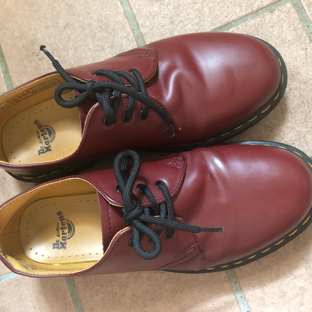 Dr.Martens 赤 3ホール