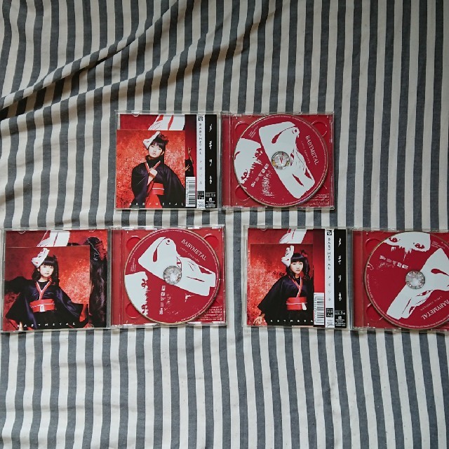 BABYMETAL(ベビーメタル)のBABYMETAL メギツネ(キ盤)(ツ盤)(ネ盤) エンタメ/ホビーのタレントグッズ(アイドルグッズ)の商品写真