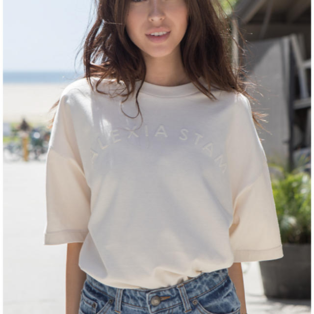 ALEXIA STAM(アリシアスタン)のPuff Print Logo Tee Ivory レディースのトップス(Tシャツ(半袖/袖なし))の商品写真