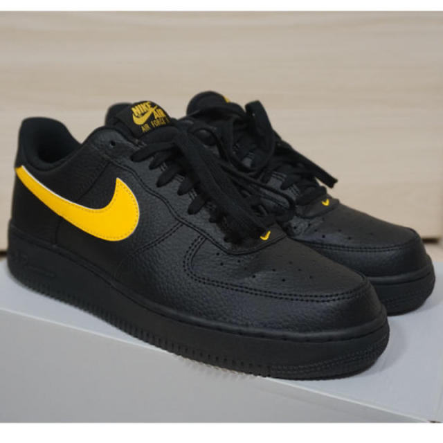 NIKE - AIR FORCE 1 NIKE ナイキ エアフォース 黒 黄の通販 by NIKE - AIR FORCE 1 NIKE ナイキ エアフォース 黒 黄の通販 by