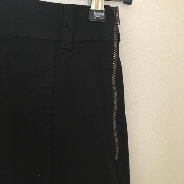mystic(ミスティック)のサイドスリットデニムタイトスカート レディースのスカート(ひざ丈スカート)の商品写真