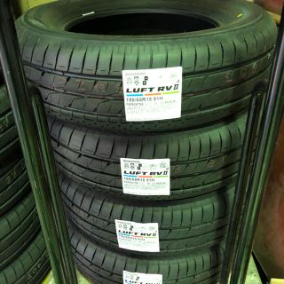 ブリヂストン(BRIDGESTONE)の195/65R15 ルフトRVII(タイヤ)