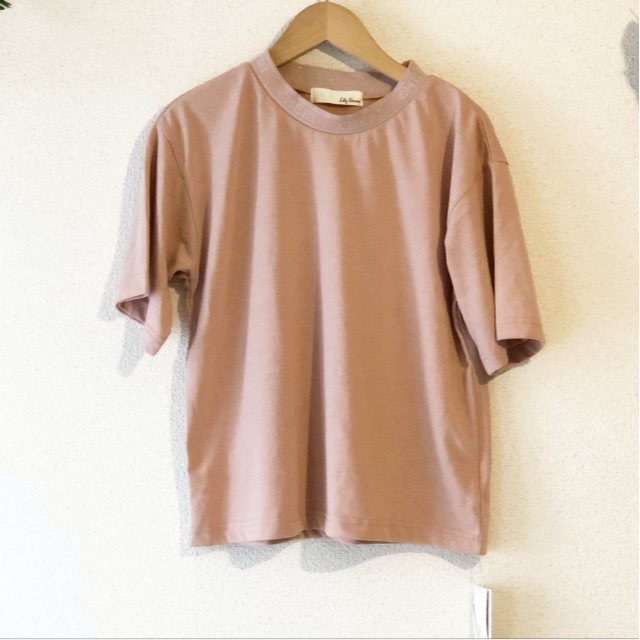 Lily Brown(リリーブラウン)のぷりん様専用　LilyBrown ラメ襟Tシャツ 新品 レディースのトップス(Tシャツ(半袖/袖なし))の商品写真