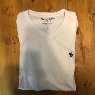 アバクロンビーアンドフィッチ(Abercrombie&Fitch)の値下げ！アバクロ 白シャツ Ｖネック 美品(Tシャツ/カットソー(半袖/袖なし))