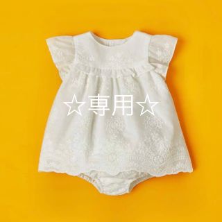 ザラ(ZARA)の【ZARA】フラワー刺繍入りワンピース 62㎝(1〜3ヶ月)(ワンピース)