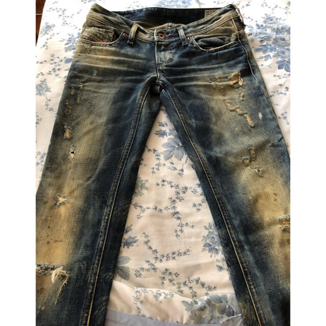 限定販売】 DIESELのジーンズ LOWKYサイズ24 aob.adv.br