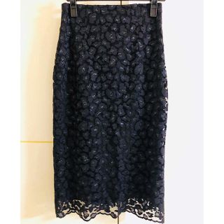 ザラ(ZARA)の【新品】ZARA  レースタイトスカート(ひざ丈スカート)