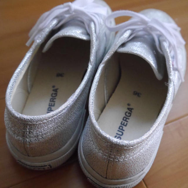 SUPERGA(スペルガ)のシルバースニーカー レディースの靴/シューズ(スニーカー)の商品写真