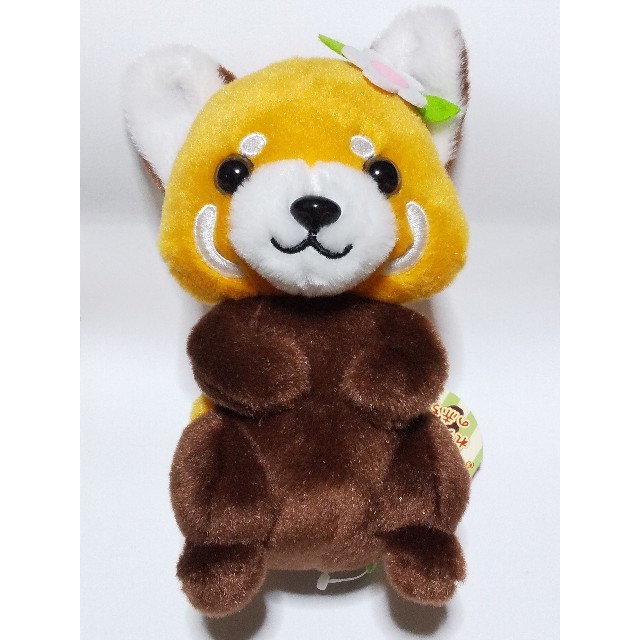 二本足で立つ レッサーパンダと花かざりれっさーちゃんの 二本足で立つ レッサーパンダと花かざりれっさーちゃんの