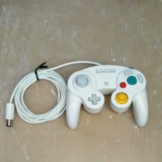 ニンテンドーゲームキューブ(ニンテンドーゲームキューブ)のニンテンドー　ゲームキューブコントローラー　ホワイト(家庭用ゲーム機本体)