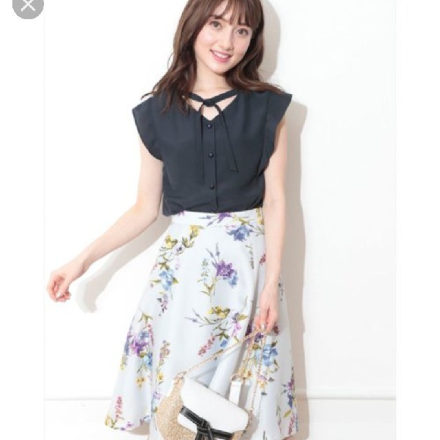 Rirandture(リランドチュール)のRirandture♡ボタニカルスカート♡ライトブルー レディースのスカート(ひざ丈スカート)の商品写真