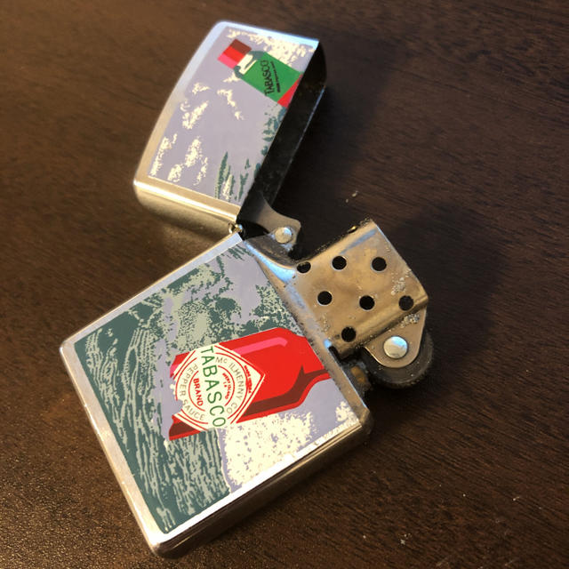 ZIPPO(ジッポー)のタバスコ ZIPPO 1997年 Tabasco プリント ライター メンズのファッション小物(タバコグッズ)の商品写真