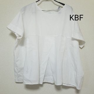 ケービーエフ(KBF)のKBF トップス(シャツ/ブラウス(半袖/袖なし))