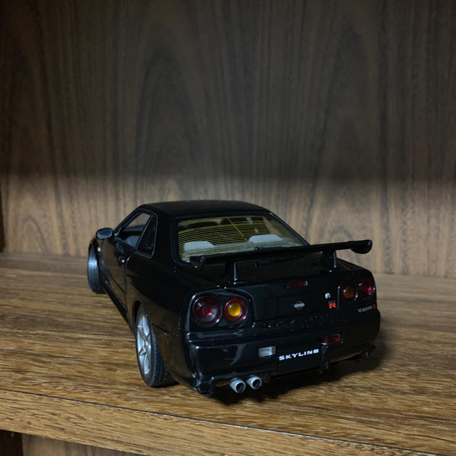 オートアート  1/18 スカイライン R34GT-R ブラック エンタメ/ホビーのおもちゃ/ぬいぐるみ(ミニカー)の商品写真