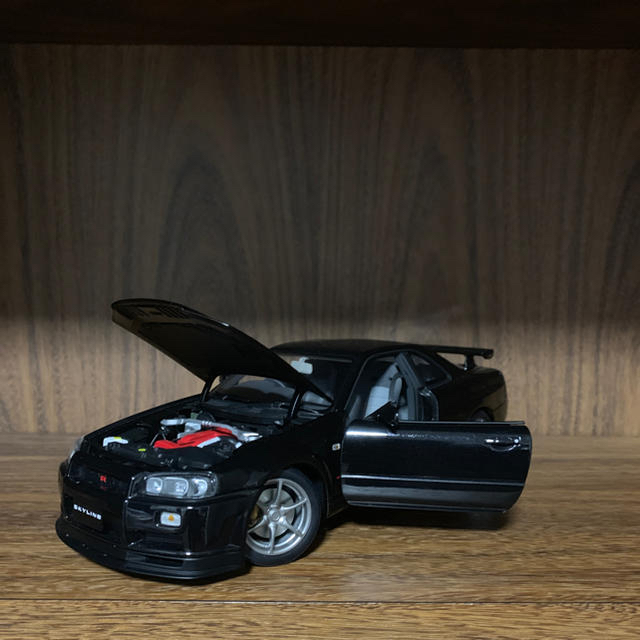 オートアート  1/18 スカイライン R34GT-R ブラック